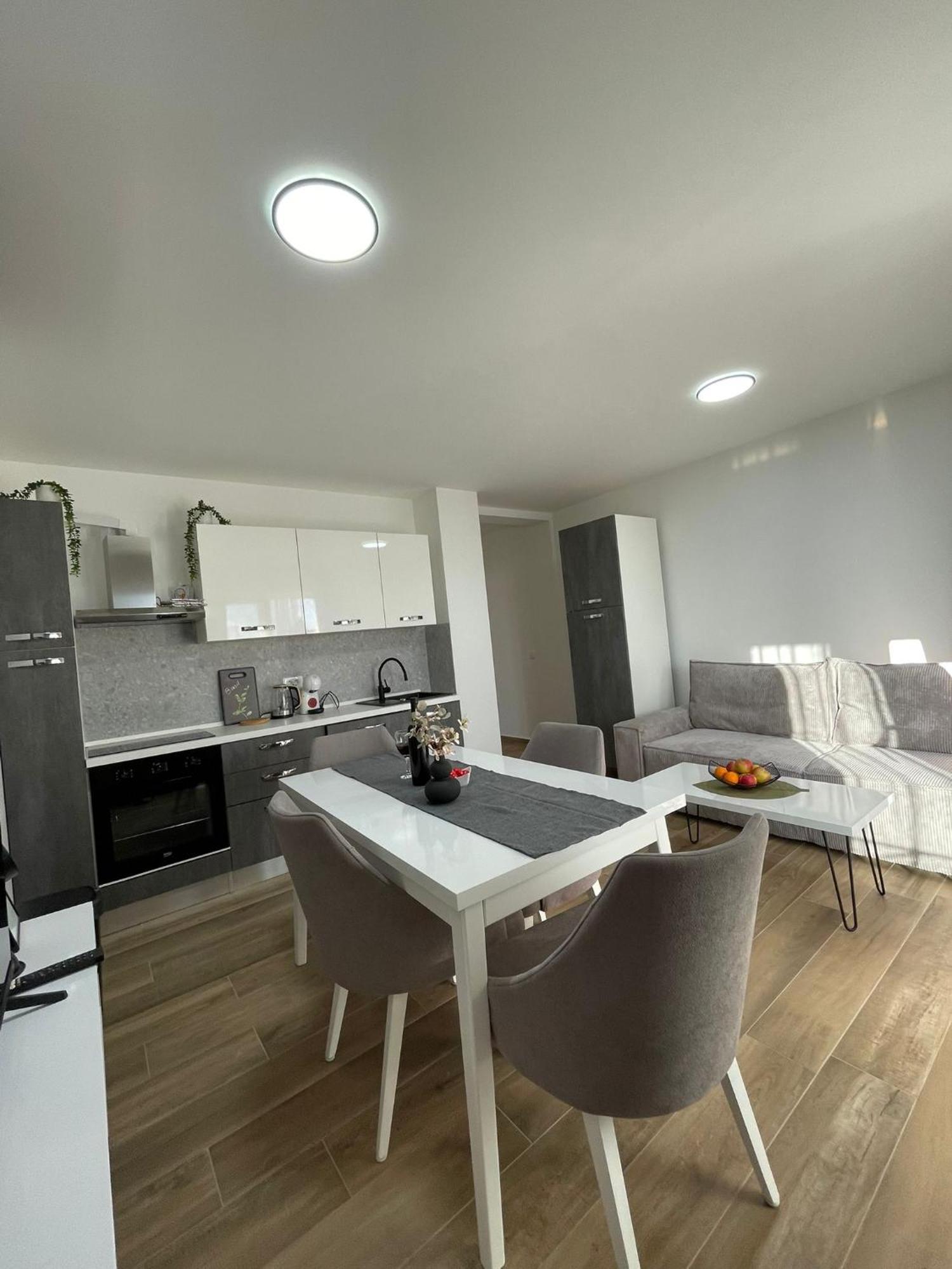Stina Apartamento Biograd Na Moru Exterior foto
