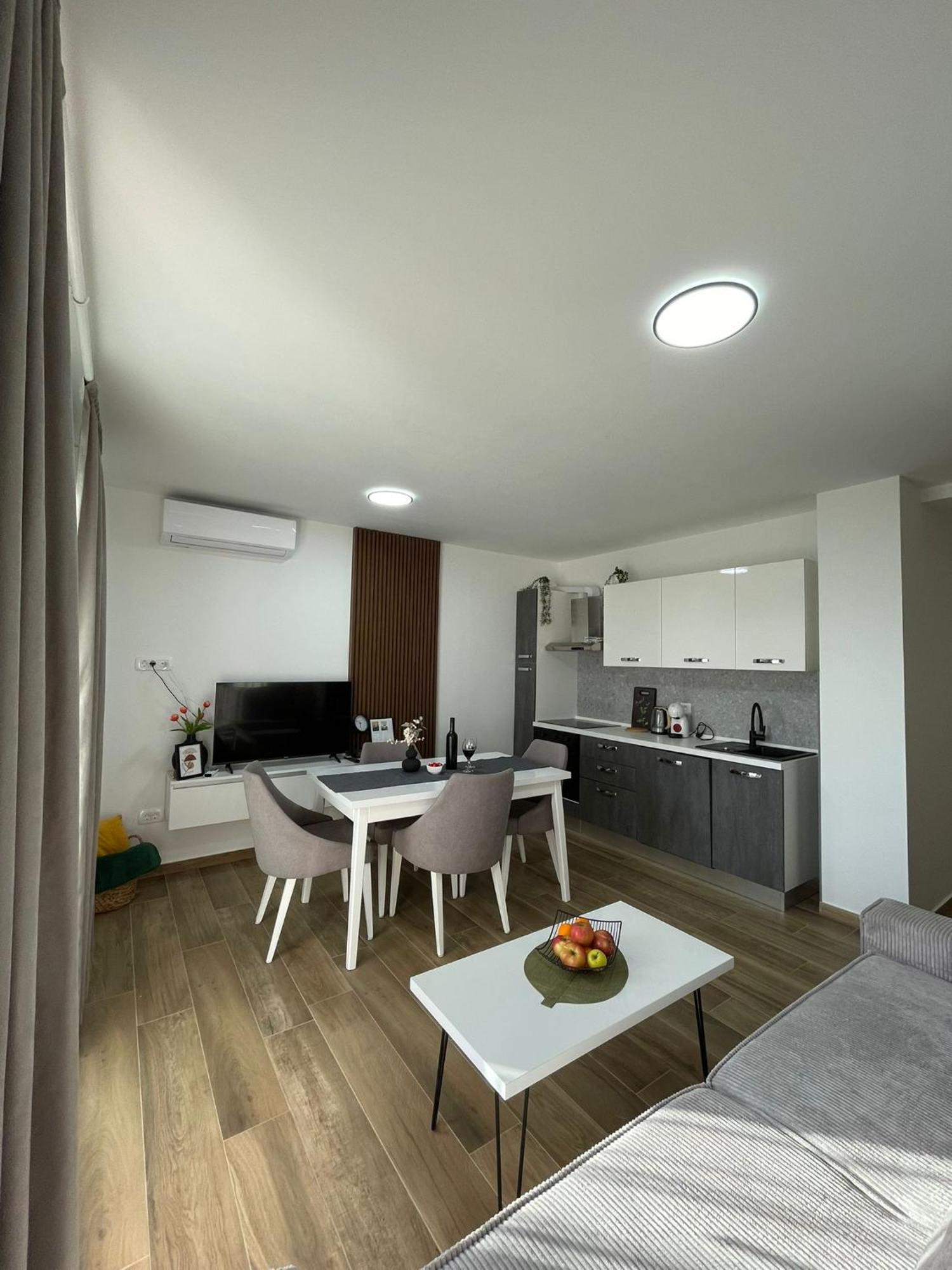 Stina Apartamento Biograd Na Moru Exterior foto